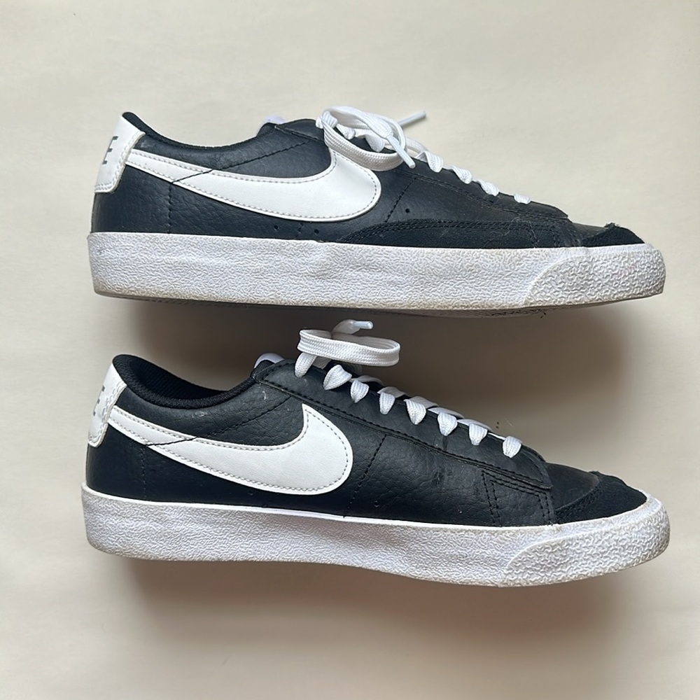 low Nike blazers size 6Y black and white color